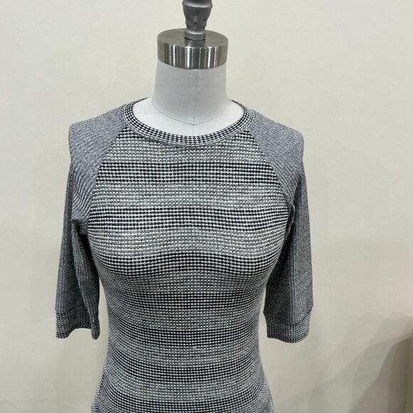 Top - Picture 2 of 4